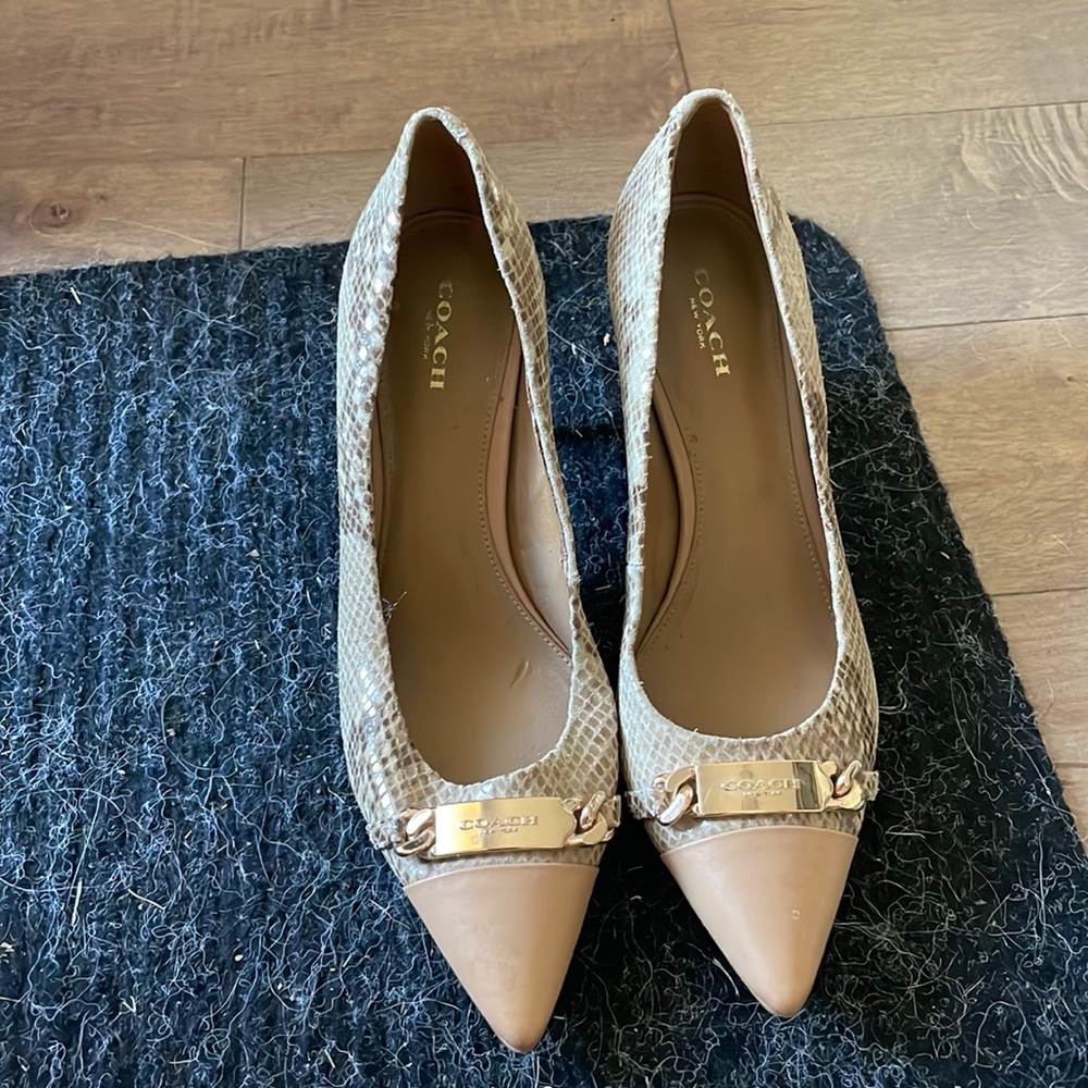 Size 8.5 B coach heels